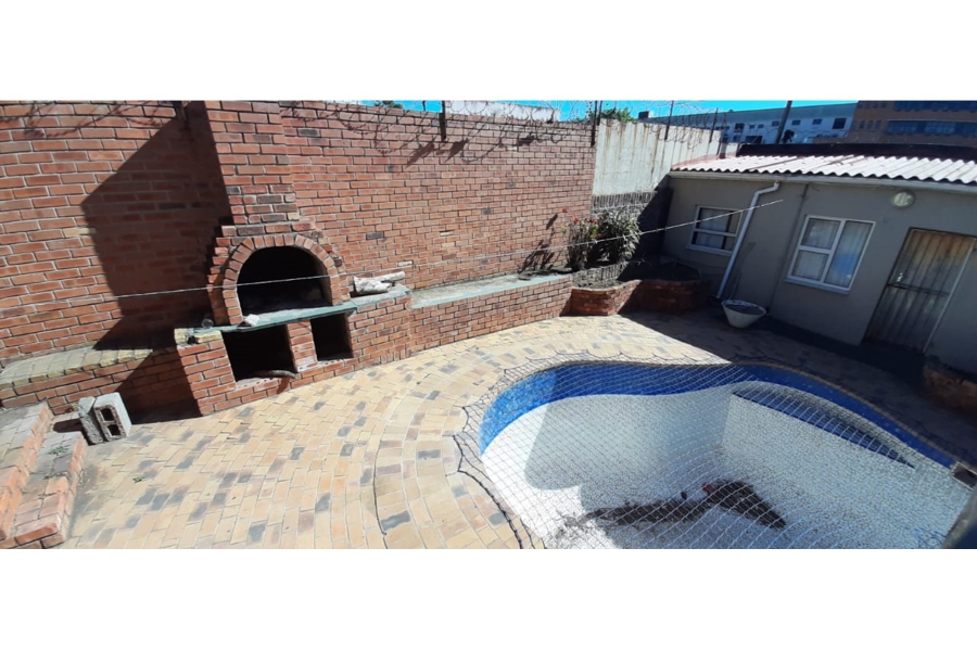 11 Bedroom Property for Sale in Quigney Eastern Cape